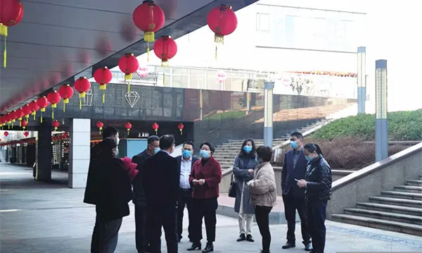 副县长张微燕一行赴象山国际风情街调研鼓干劲